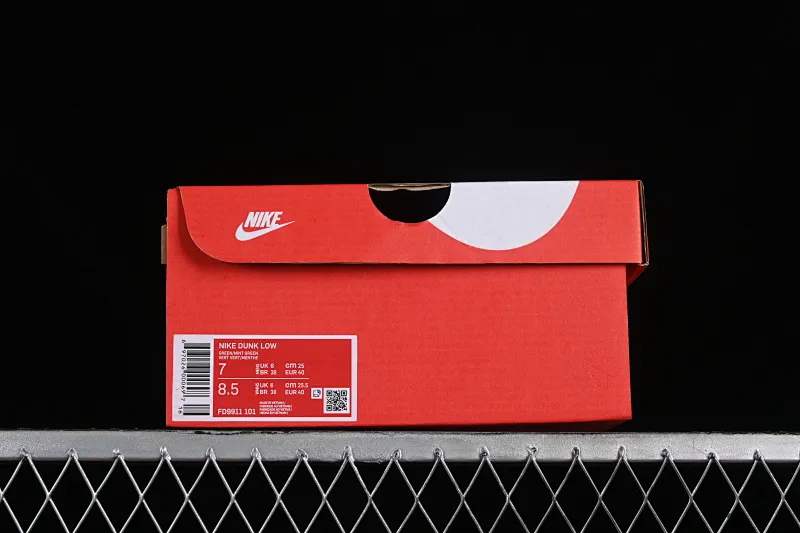 All categories Nk SB Dunk series Nk SB Dunk Low low-top sneakers Z version Nk SB Dunk Low white green SB low-top sports and leisure sneakers FD9911-101